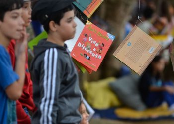 Livros ganham versão em diferentes formatos de leitura inclusiva