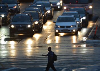Câmara aprova alterações no Código de Trânsito; texto vai à sanção