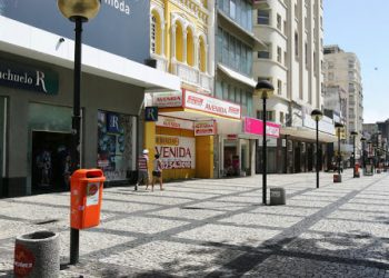Feriado do Dia do Comerciário nesta segunda (28) altera funcionamento do Comércio na Capital