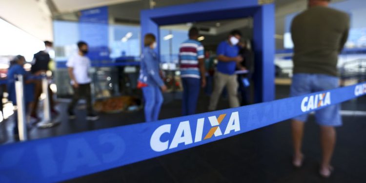 Caixa abre 770 agências amanhã para pagar auxílio emergencial e FGTS