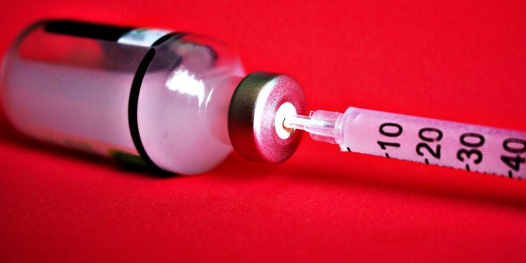 Secretários pedem em carta que Pazuello inclua vacina do Butantan em cronograma nacional