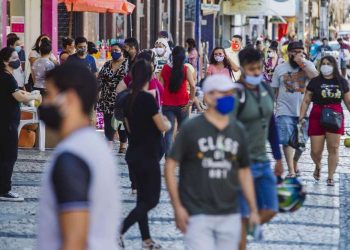 Pandemia: Casos em Fortaleza e mais 43 municípios crescem 72% em 7 dias