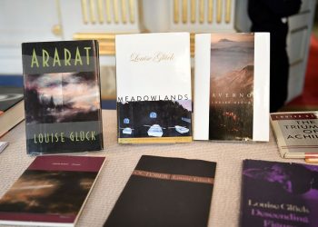 Poetisa norte-americana Louise Gluck ganha Prêmio Nobel de Literatura