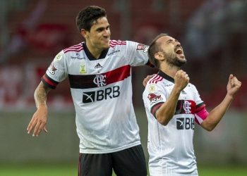 Nos acréscimos, Flamengo empata com Internacional no Beira-Rio