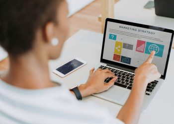 Maioria das mulheres negras não exerce trabalho remunerado, aponta estudo