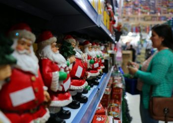 CNC aponta que Ceará irá gerar 2,7 mil empregos temporários para o Natal; Aracati espera aumento nas contratações