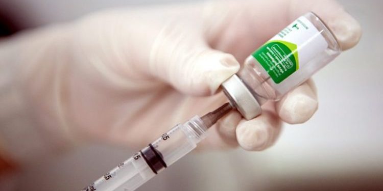 Brasil é o segundo país que mais aceitaria vacina contra COVID-19, aponta estudo