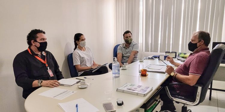 Cajucultura no Aracati: entidades se reúnem visando fortalecer a atividade