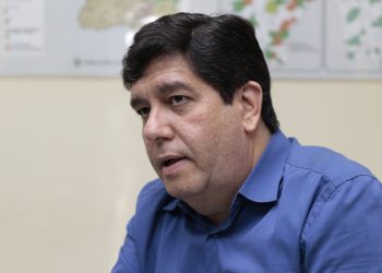 Secretário da Saúde do Estado afirma que vacina contra covid-19 poderá ser aplicada até julho de 2021 no Ceará