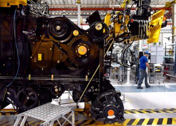 IBGE aponta que produção industrial cresce 3,2% em agosto