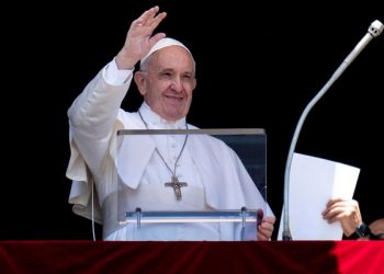Papa Francisco fala em documentário que pessoas homossexuais têm o direito de estar em uma família
