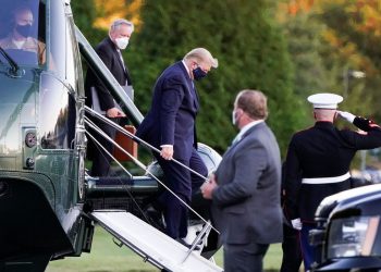 Trump está bem e sem febre, diz médico da Casa Branca