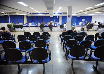 Prova de vida do INSS está suspensa até final de novembro