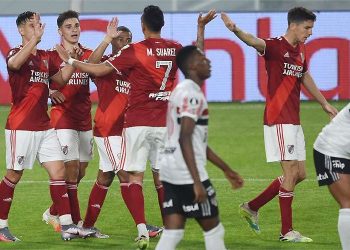 São Paulo é eliminado da Libertadores e levanta questionamentos sobre a permanência de Fernando Diniz