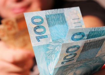 Trabalhador com corte de salário e jornada tem direito ao 13º integral