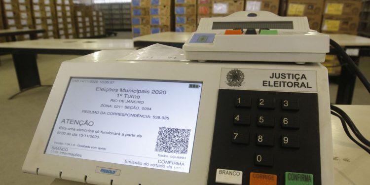 Brasil vai às urnas para eleger prefeitos e vereadores