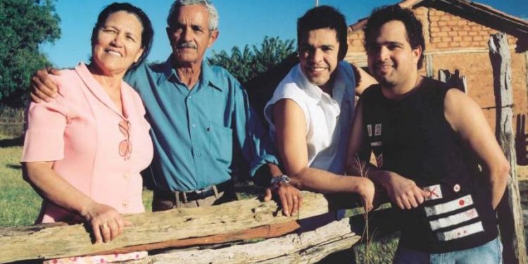 Pai de Zezé di Camargo e Luciano morre aos 83 anos