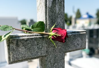 Dia de Finados: Secretaria de Saúde e Vigilância Sanitária realizam trabalho educativo com visitantes no Cemitério de Aracati