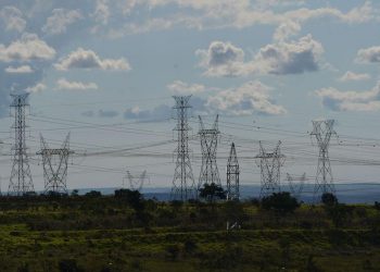 Justiça dá 3 dias para empresa solucionar falta de energia no Amapá