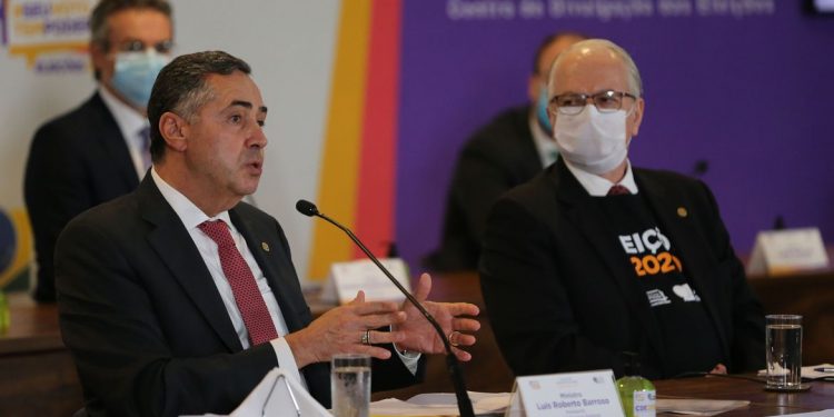 Investigação aponta operação coordenada em ataque ao TSE e postagens alegando fraude