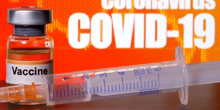 Pfizer e BioNTech dizem que sua vacina contra covid-19 é 90% eficaz