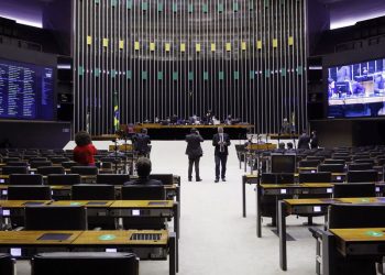 Deputados derrubam veto à desoneração da folha de pagamentos