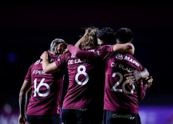 São Paulo vence Lanús, mas leva gol nos acréscimos e cai na Sul-Americana