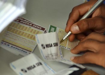Ninguém acerta a Mega-Sena e prêmio principal acumula em R$ 7 milhões