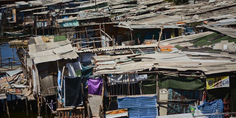No país 7 de cada 10 vivendo em casas inadequadas são pretos ou pardos