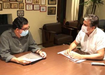 Camilo viaja nesta segunda (14) para negociar compra de vacinas para o Ceará