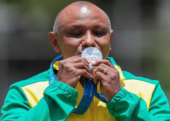 Prata em Sydney, velocista brasileiro recebe medalha 20 anos depois