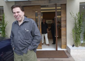 Silvio Santos chega aos 90 anos em meio a lendas que criou sobre si mesmo