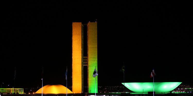 Fundeb: Senado rejeita proposta da Câmara que autorizava repasses para escolas privadas