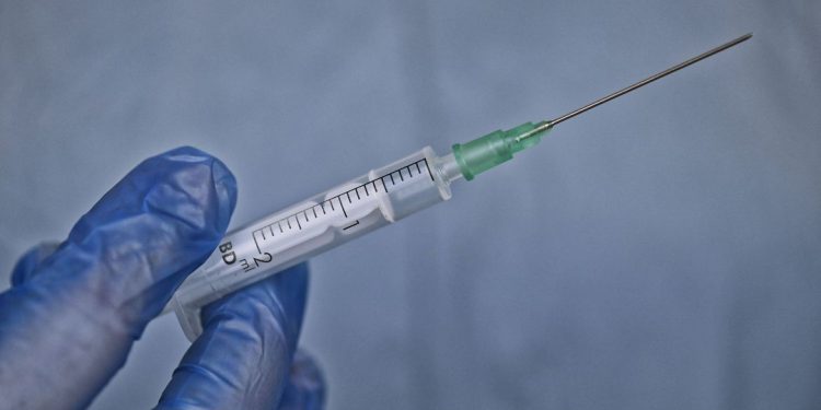 Anvisa certifica farmacêutica chinesa que desenvolveu CoronaVac