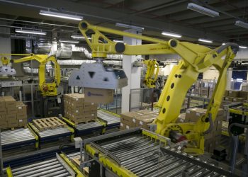 PIB do Brasil tem crescimento de 7,7% no 3º trimestre, abaixo da projeção do governo e do mercado