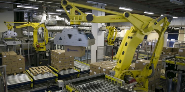 PIB do Brasil tem crescimento de 7,7% no 3º trimestre, abaixo da projeção do governo e do mercado