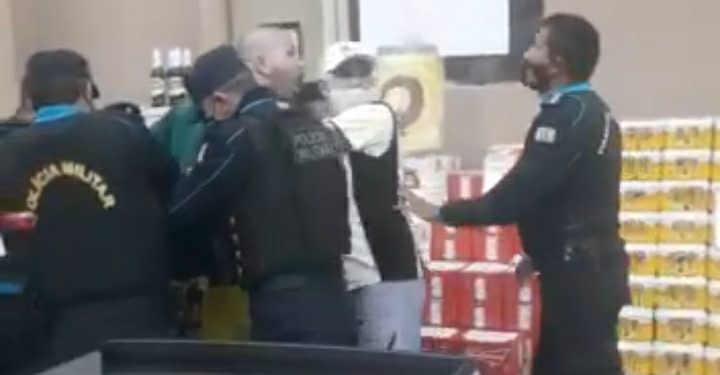 PM agride comandante em supermercado de Aracati