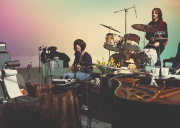 Diretor de ‘O Senhor dos Anéis’ divulga imagens de novo filme sobre os Beatles