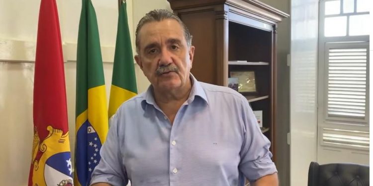 Prefeito de Aracati anuncia pagamento de salário integral referente ao mês de dezembro para contratados