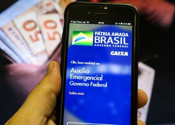 Caixa paga auxílio emergencial a 3,2 milhões nascidos em novembro