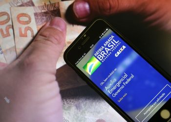 Caixa paga auxílio emergencial para nascidos em outubro