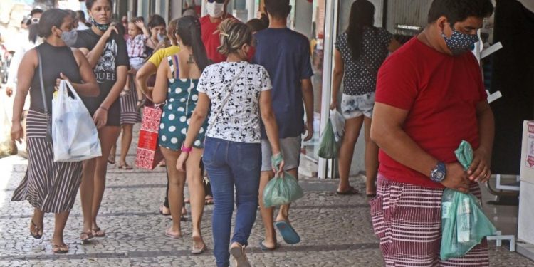 Lojistas e clientes esperam Natal magro na pandemia