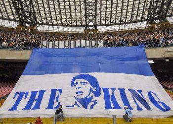 Estádio do Napoli passa a se chamar Diego Armando Maradona
