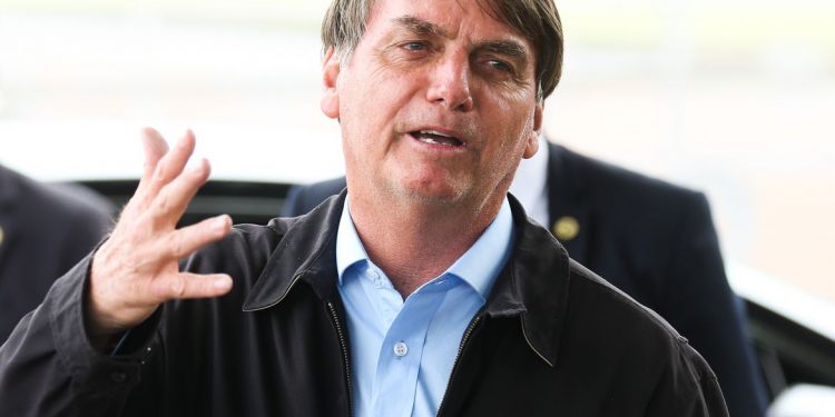 Dados não mostram pandemia no ‘finalzinho’ como defende Bolsonaro