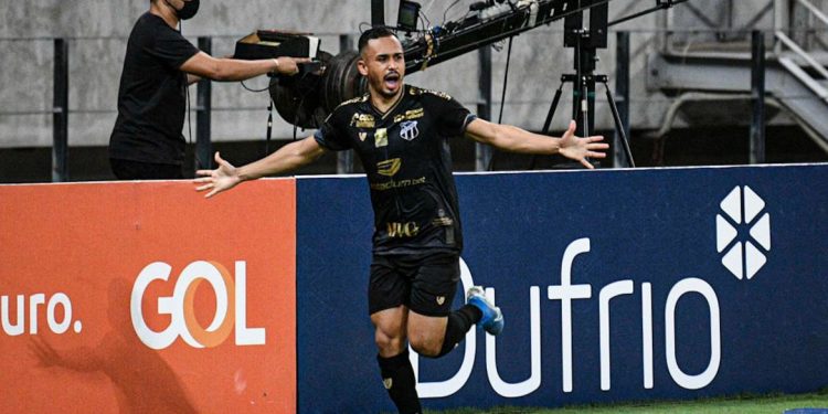 Ceará supera Fortaleza e sobe para a nona posição no Brasileiro