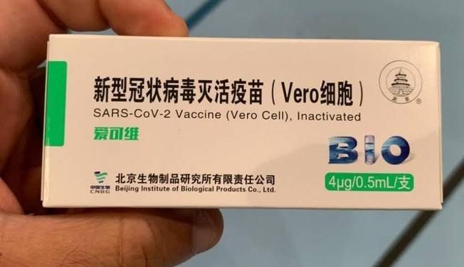 Camelôs vendem vacina falsa contra Covid-19 por R$ 50 no Rio