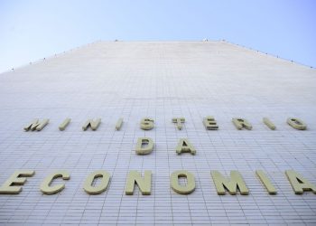 Diminuir inflação e juros no longo prazo demanda reformas e consolidação fiscal, diz Economia