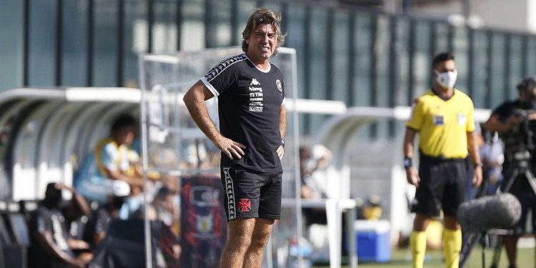 Vasco demite técnico Sá Pinto, com menos de três meses no cargo