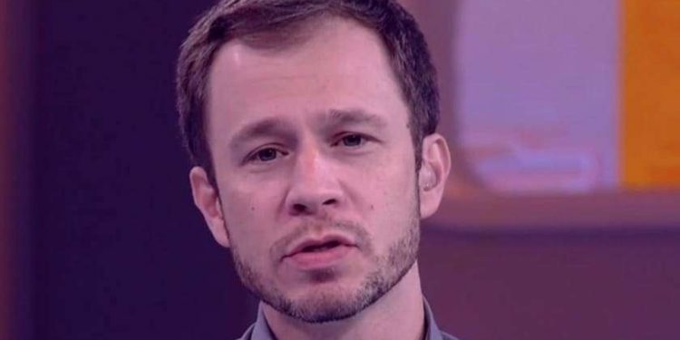 Tiago Leifert critica Instagram por remover vídeo de Felipe Neto furando quarentena