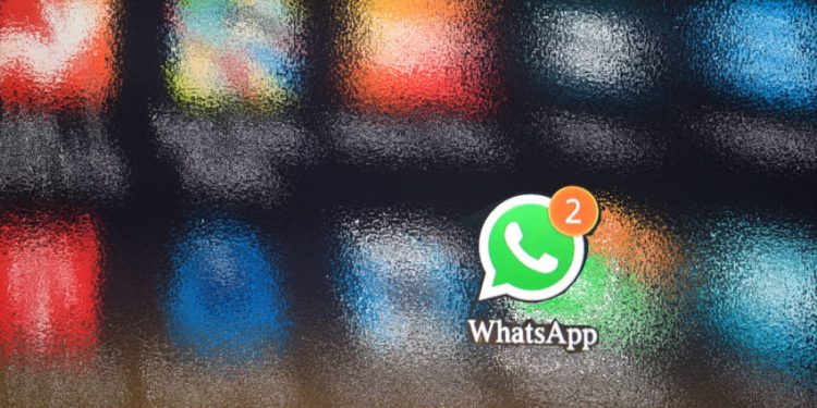 WhatsApp lança papéis de parede e recurso para pesquisar figurinhas